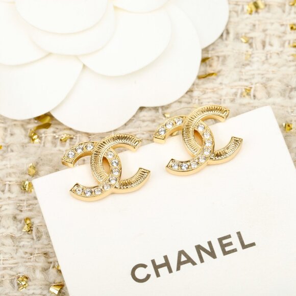 Chanel Fashion Women's Earrings - Picture 4 of 6